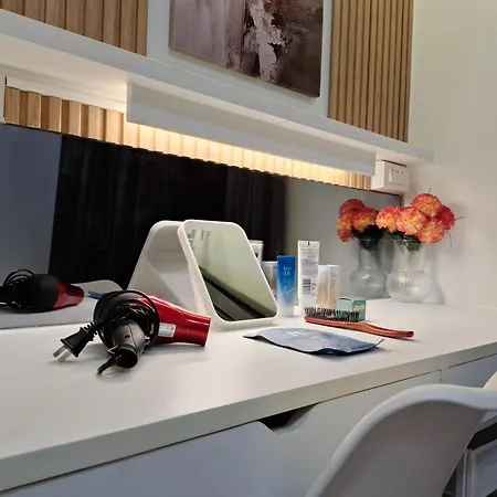 Velvet Room Near Moa With A Cozy, Comfy Bed Manila Exterior photo
