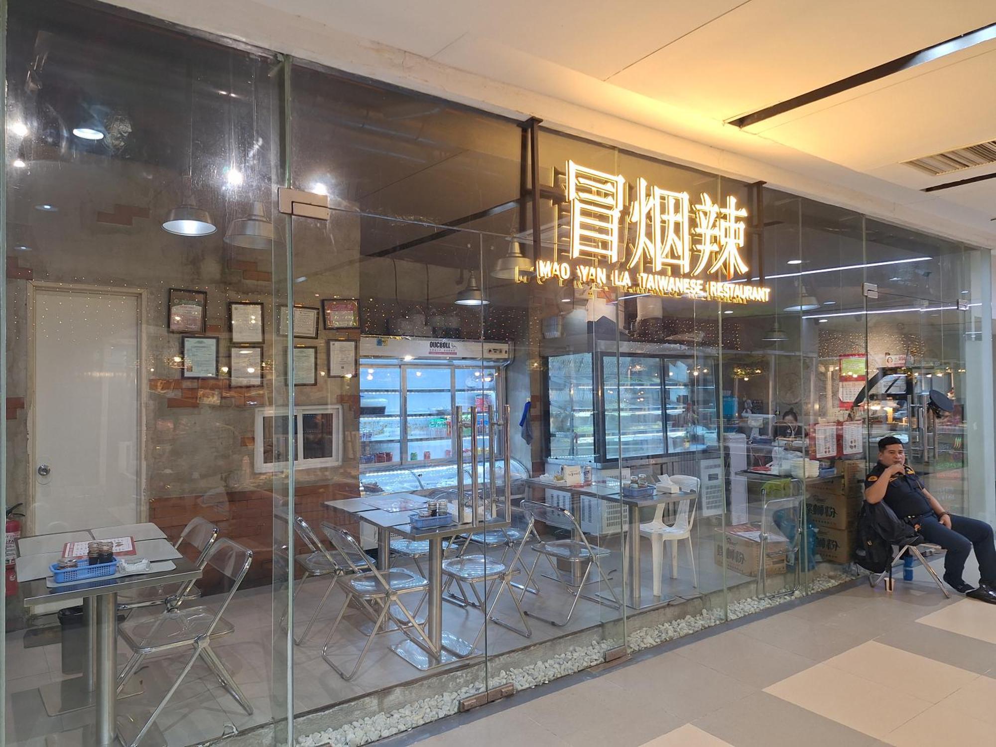 Velvet Near Moa With A Cozy, Comfy Bed Apartment Manila