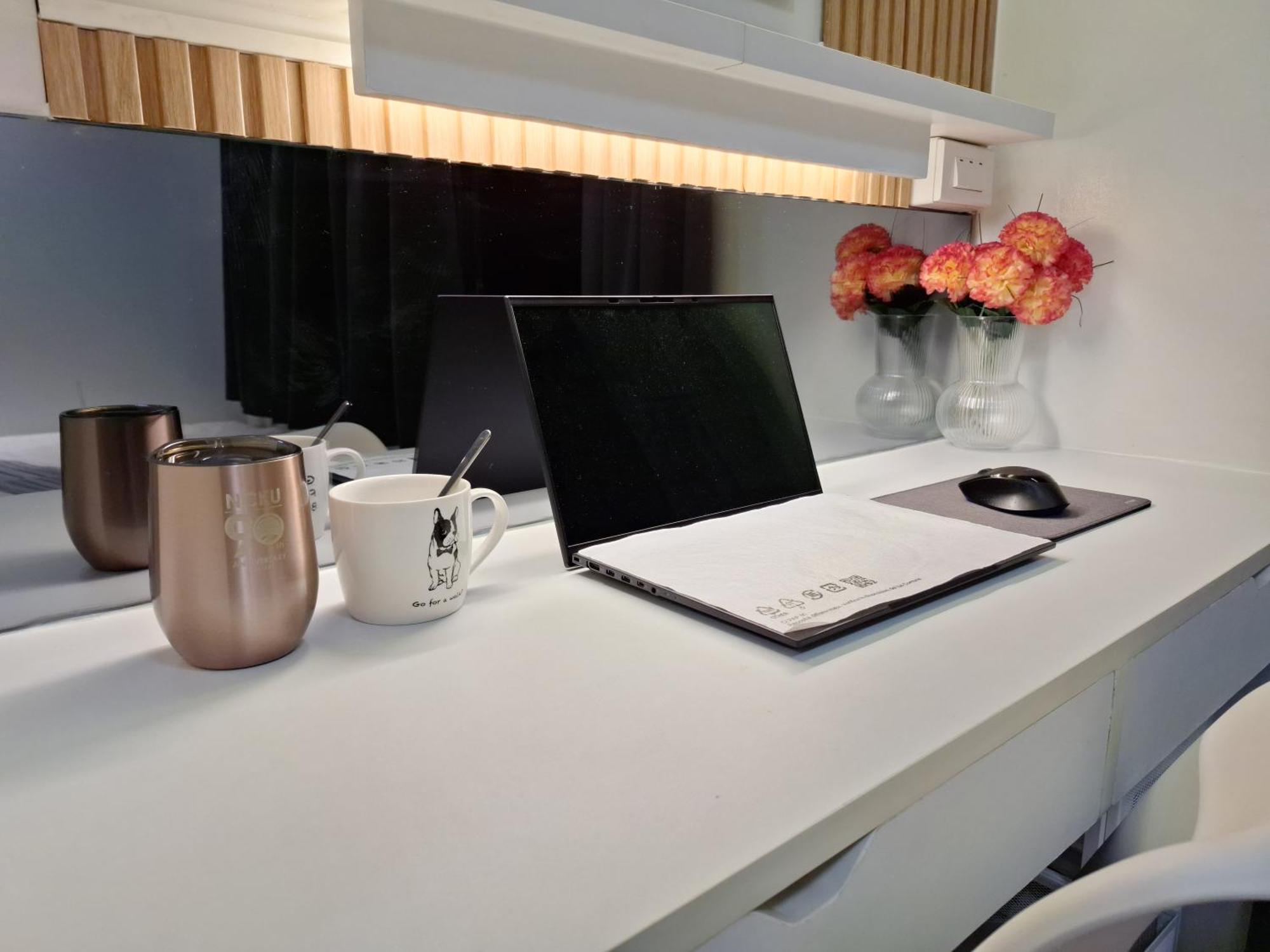 Velvet Near Moa With A Cozy, Comfy Bed Apartment Manila