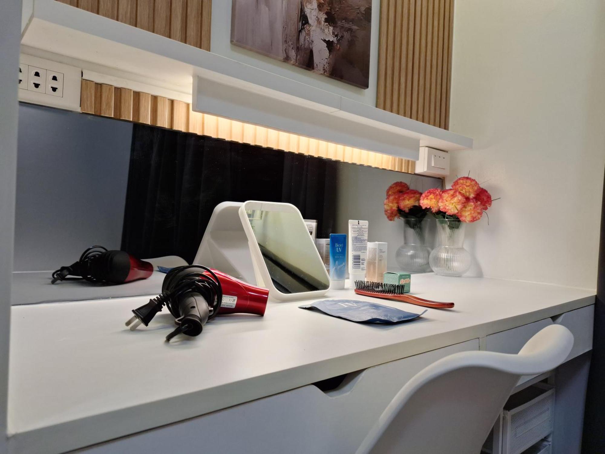 Velvet Near Moa With A Cozy, Comfy Bed Manila
