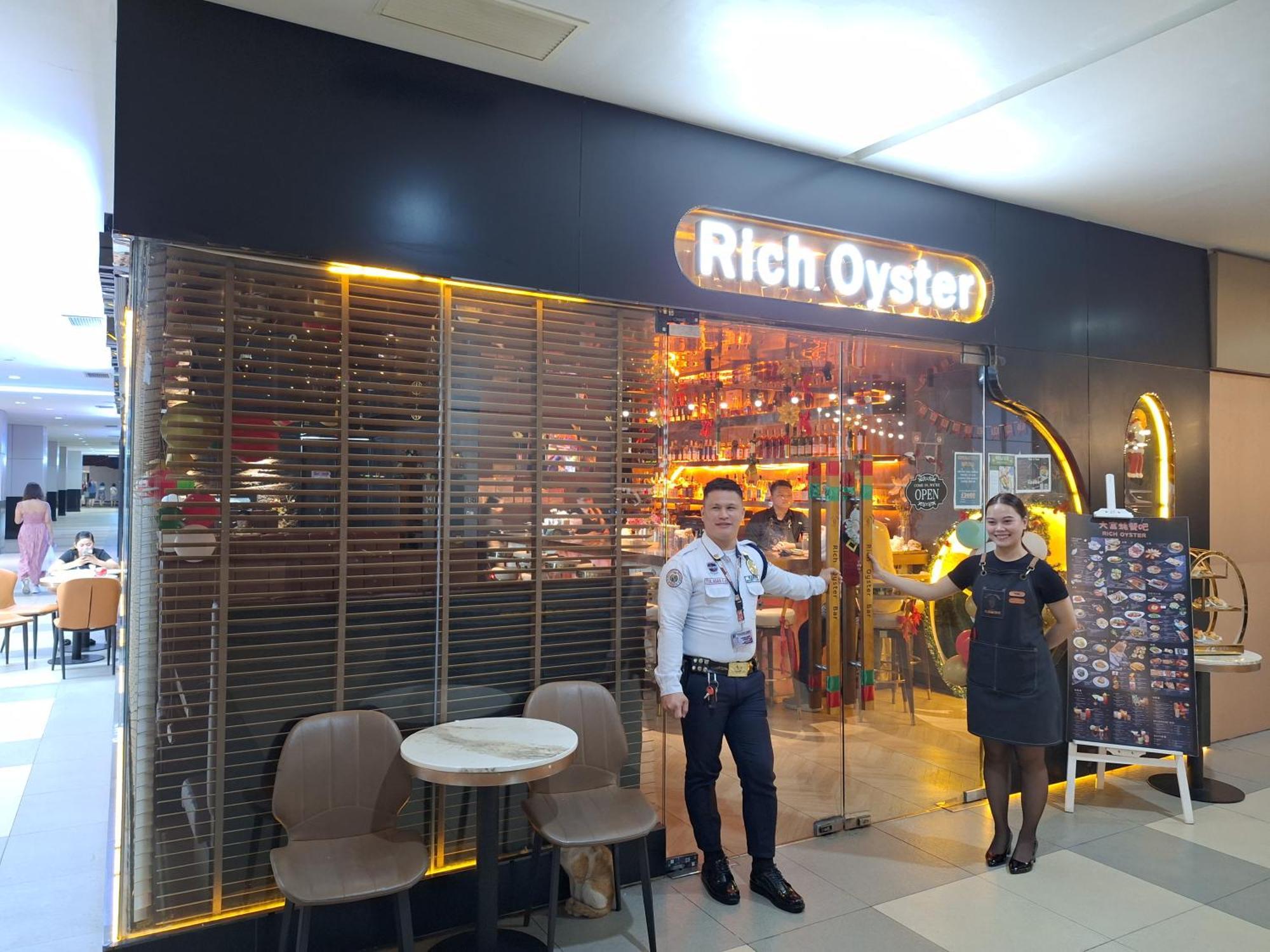 Velvet Near Moa With A Cozy, Comfy Bed Apartment Manila
