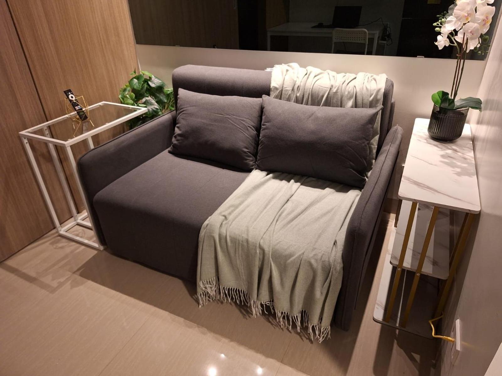 Velvet Near Moa With A Cozy, Comfy Bed