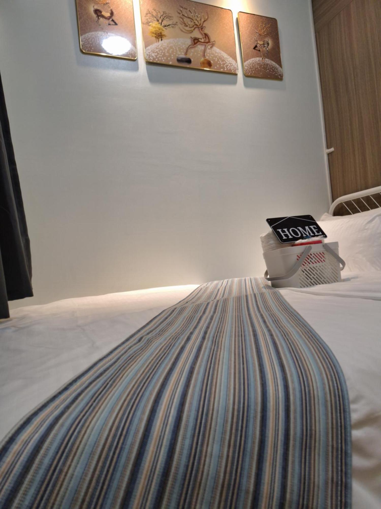 Apartment Velvet Near Moa With A Cozy, Comfy Bed *